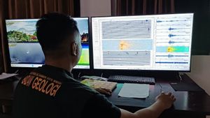 PGA Laporkan Sinar Api Muncul dari Kawah Tompaluan Gunung Lokon, Tandakan Aktivitas Magma