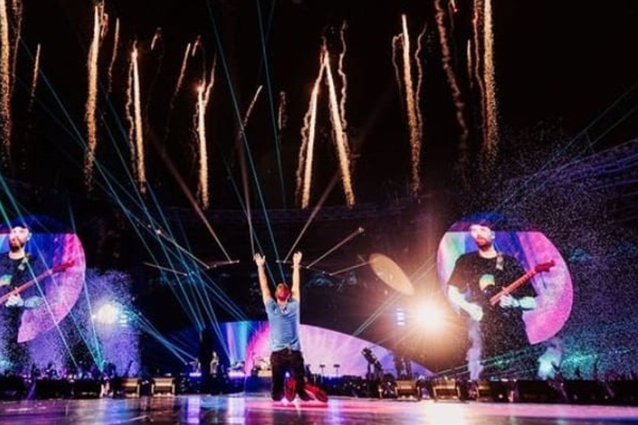 Full Of Magis And Love, Coldplay's Appearance Exceeds Expectations
