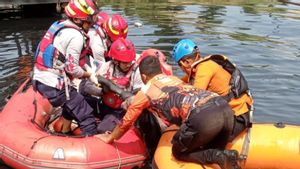 Penarik Perahu Eretan yang Hilang Tenggelam di Kali Cakung Ditemukan Sudah Meninggal