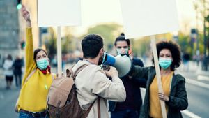  Tips Menjaga Keselamatan dan Keamanan Saat Aksi Demo