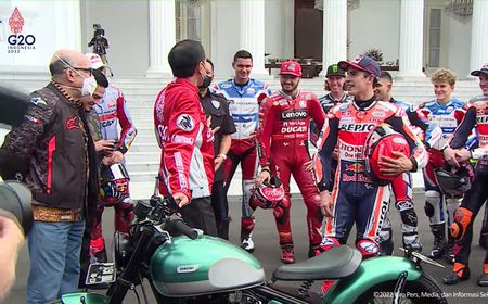 Jamu 20 Pebalap MotoGP di Istana Negara, Presiden Jokowi Pamer Motor Custom Kesayangan ke Marc Marquez Cs