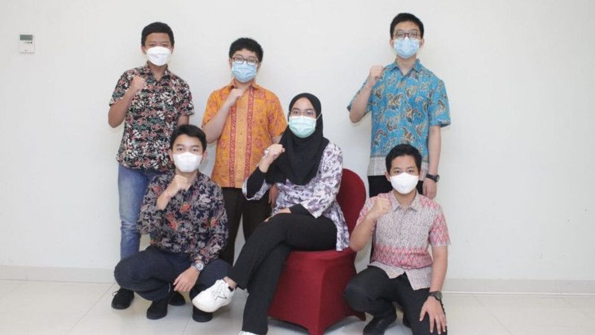 六名初中生代表印度尼西亚参加国际初中科学奥林匹克竞赛