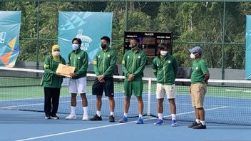 Sabet Emas En PAPOUASIE PON, Gouverneur Khofifah Ganjar Putra Jatim équipe De Tennis Avec Mentas Bonus