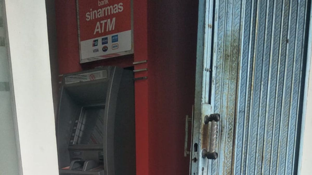 بنك Sinarmas Duren Sawit جهاز الصراف الآلي اخترق من قبل قطيع من اللصوص