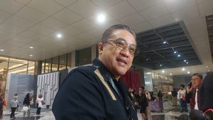 被信任为时装秀模特,Dede Yusuf感到年轻时的怀旧感