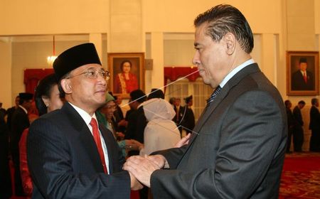 Presiden Susilo Bambang Yudhoyono Lantik Muladi Sebagai Gubernur Lemhanas, 6 September 2005