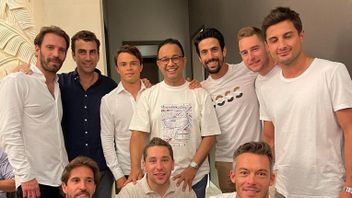 Ahead Of Formula E Jakarta, Anies Baswedan Shows Photos With Racers: We Have Long Talks About Jakarta