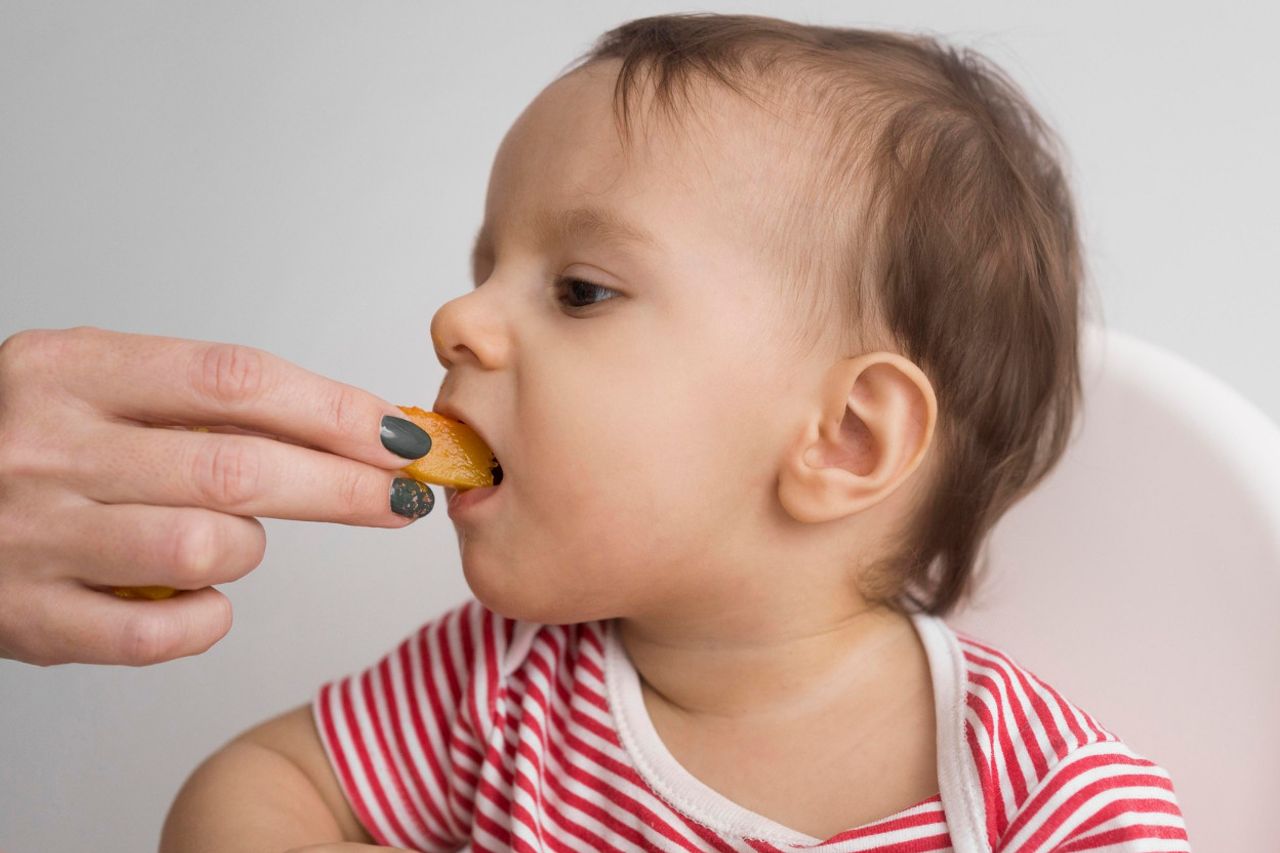 6ヶ月の赤ちゃんに母乳補完食品を紹介する5つの方法