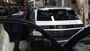 Penjualan Buruk, Hyundai Hentikan Sementara Produksi Dua Model EV di Korsel