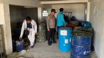 中爪哇肯德尔警方揭露珍珠岩储存者和剥削者的仓库