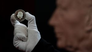 Inggris Ungkap Koin Baru Bergambar Raja Charles III, Libatkan Pematung  Martin Jennings