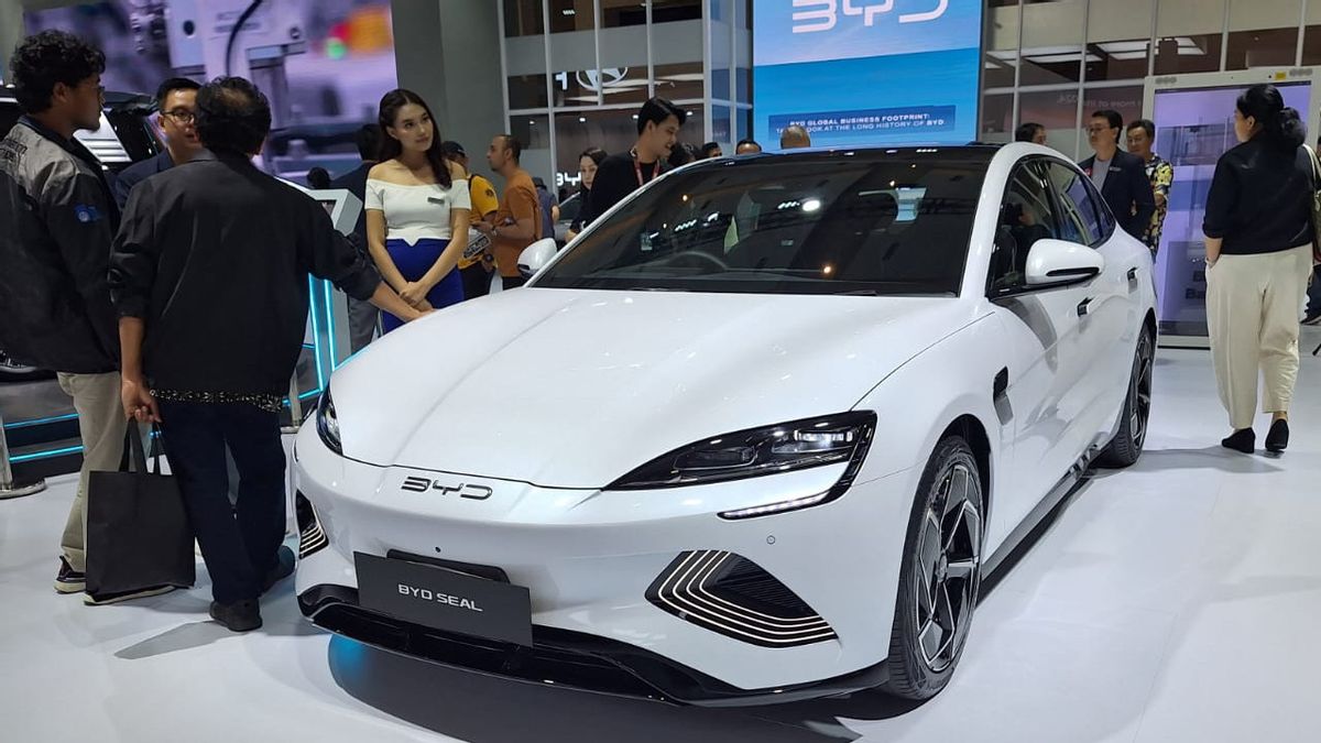 These Are The Five Electric Cars That Steal Visitors' Attention At IIMS 2024