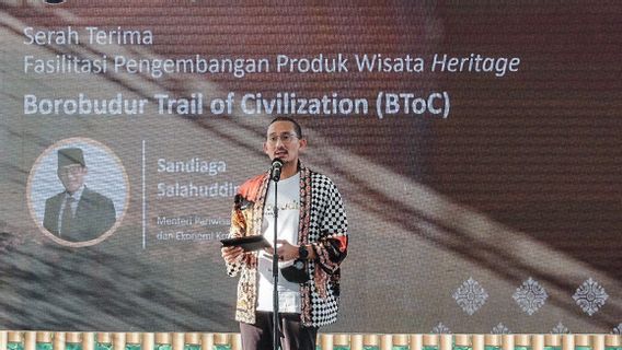 Usung Wisata Sejarah <i>Heritage</i> di Candi Borobudur, Sandiaga Uno Minta Para Wisatawan Ambil Paket Wisata BToC