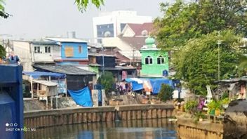 マンガライ水門での放水量は増加しており、住民は洪水に注意するよう求められています