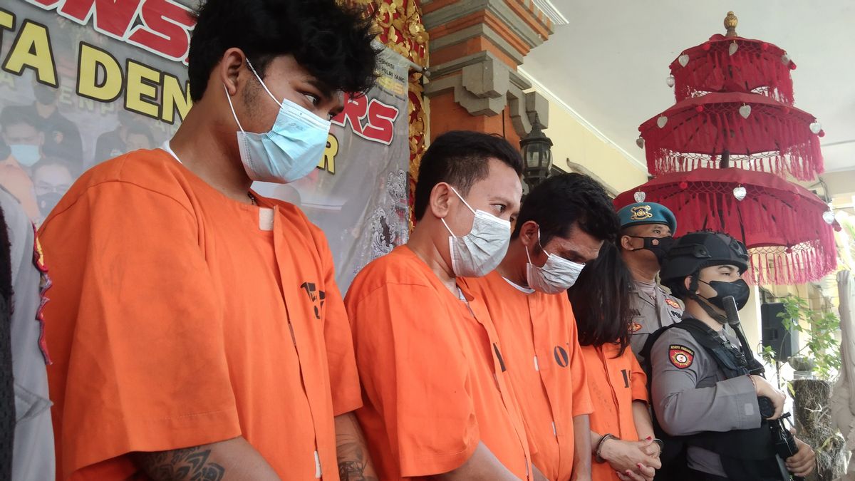 القبض على خاطف قلادة WN الهندي في بالي ، وسرقة عائدات المقامرة عبر الإنترنت