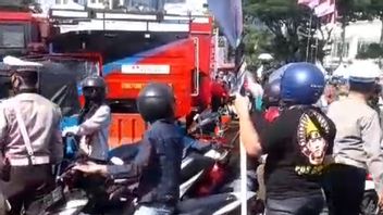 Jalan Sudirman-Thamrin Mulai Dipadati Masyarakat Jelang Pelantikan Prabowo-Gibran, Polisi: 13 Panggung Dijaga Ketat