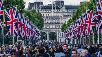 エセックスの14歳少女への性的虐待をきっかけに英国で反移民抗議デモが勃発