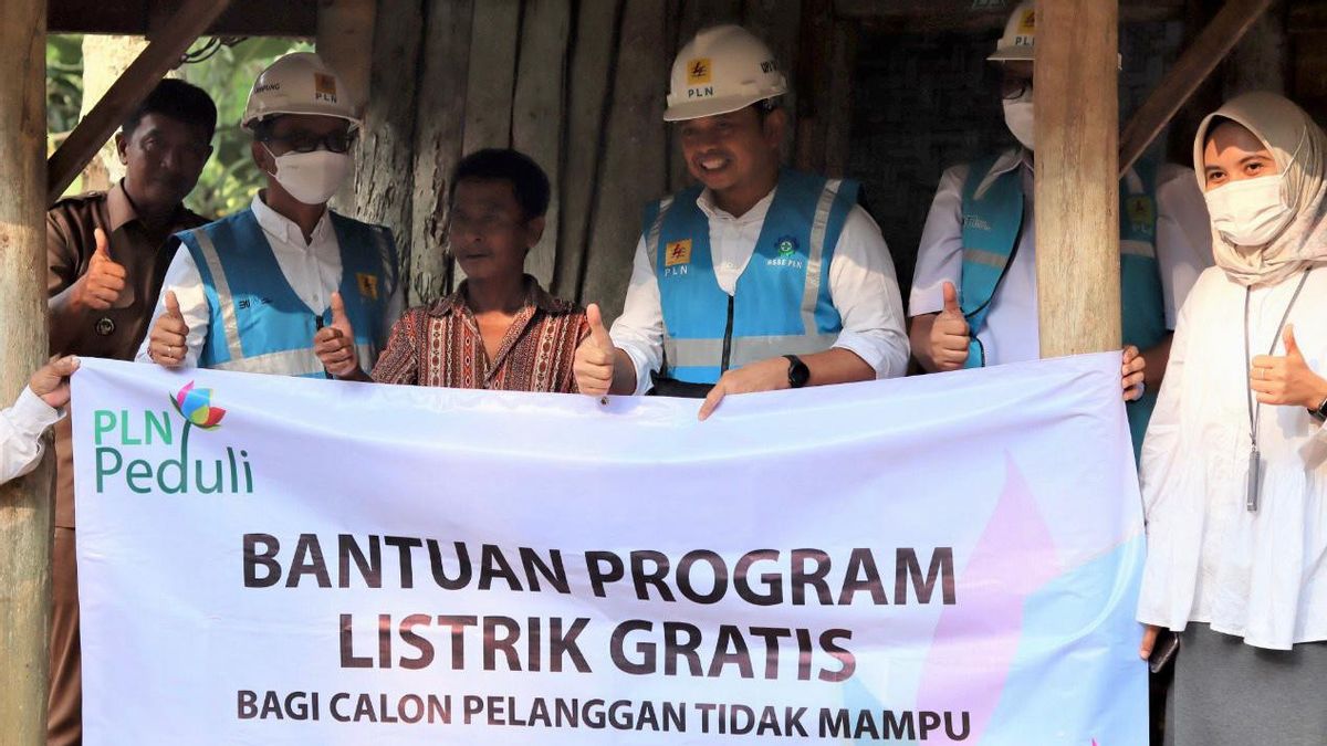 PLN Provides Free Electricity Installation To 102 Houses In Lampung