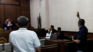 Keluarga Korban Tabrak Lari Teriaki Terdakwa Sebagai 'Pembunuh' di Ruang Sidang