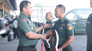 TNI AD Serahkan Bantuan Rumah untuk Warakawuri dan Prajurit Cacat Tugas