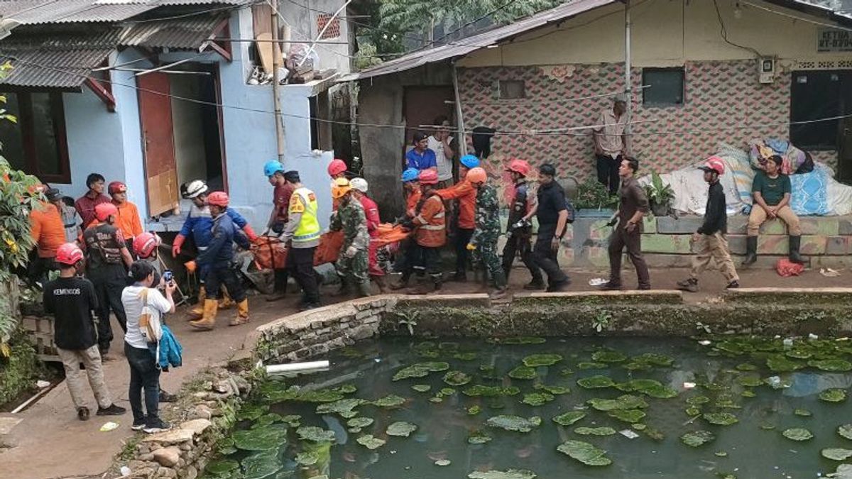 2 Korban Tewas Tertimbun Longsor di Empang Bogor Dievakuasi