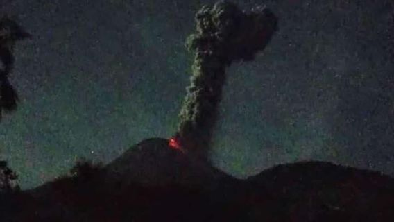 Gunung Lewotobi Laki-laki Erupsi Malam Ini, PPG Bantah Aliran Lava Pijar