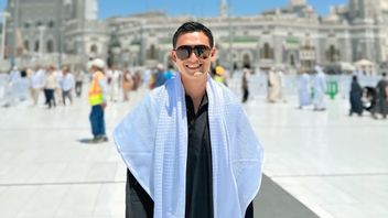 Impian Lama Terkabul, Indra Bruggman Umrahkan Orang-Orang Tersayang Mendiang Ibu