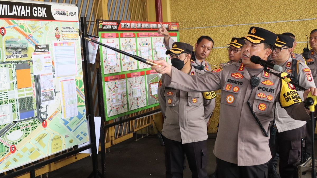 La police de Jakpus disperse des centaines de membres du personnel pour sécuriser le match Indonésie vs Thaïlande ce soir