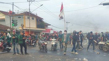 Circulation Nouvelles 1 Étudiant Est Mort D’émeutes à Lampung, Police: Hoaks