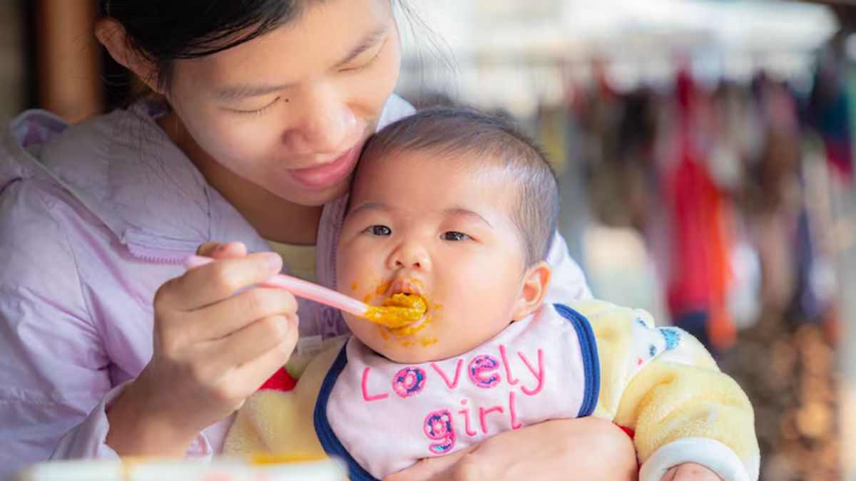 解散婴儿摄入的神话和事实,从母乳喂养到正确的辅食