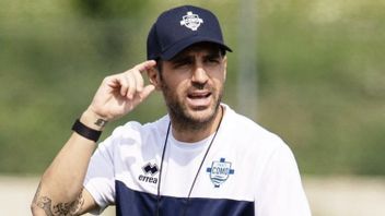 Baru Sebulan Jadi Pelatih, Cesc Fabregas Mengundurkan Diri dari Como
