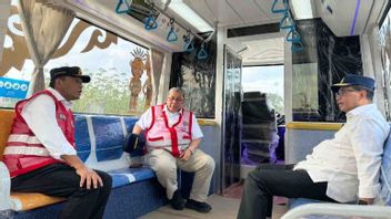 The ART Autonomous Train At IKN Has Been Tested By The Minister Of Transportation Budi Kaya Sumadi