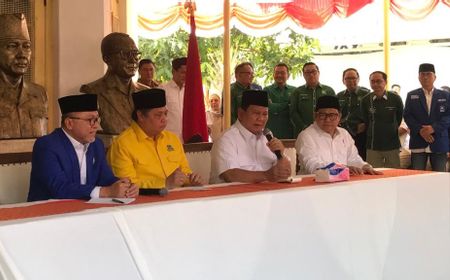 Prabowo Tegaskan Dukungan Capres dari Golkar-PAN Bukan Arahan Jokowi