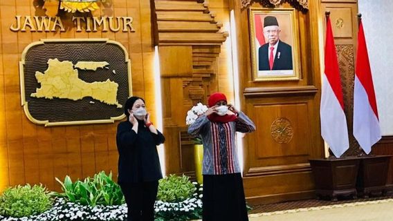 Khofifah Entrusts Butter Fruit Tree Transplants To Megawati Via Puan