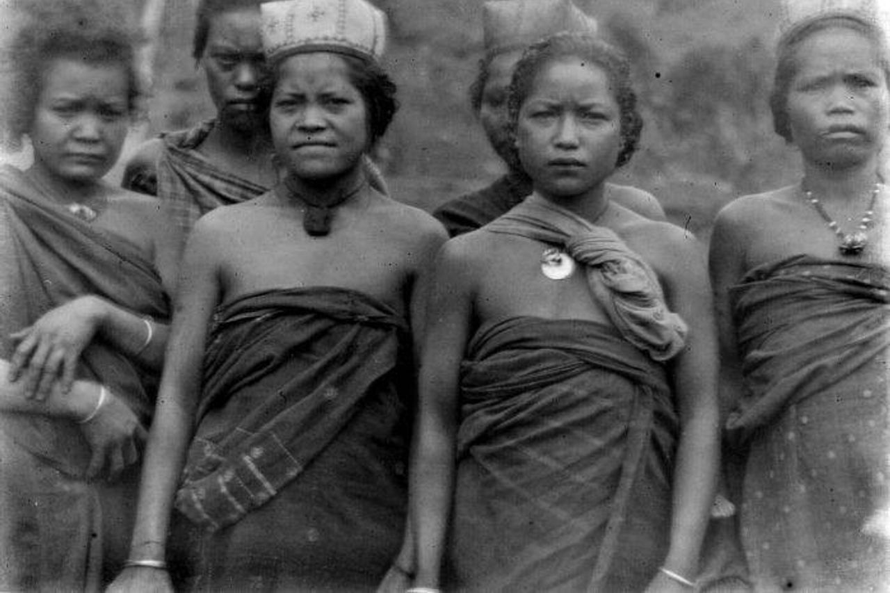 Dalam keragaman suku bangsa indonesia nenek moyang kita bercampur dengan pendatang dari