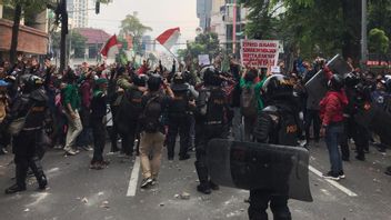 مظاهرة قانون خلق فرص العمل، بولدا مترو جايا يضمن الأمن في العاصمة