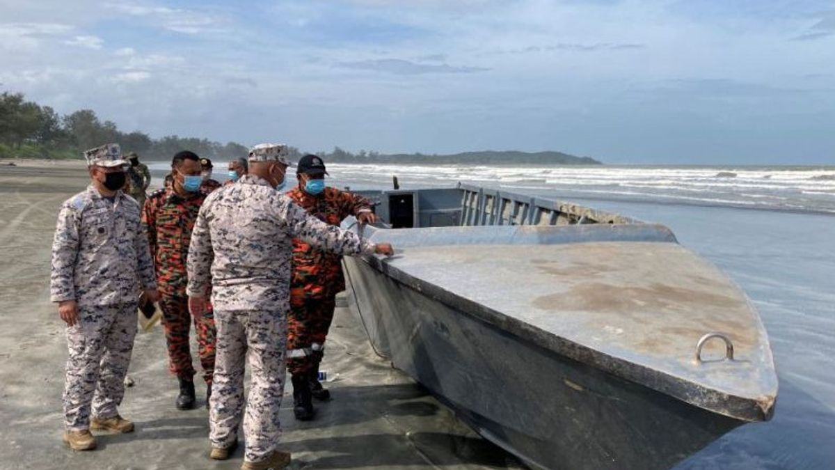 وفاة ضحية من غرق سفينة في جوهور باهرو ماليزيا 19 شخصا