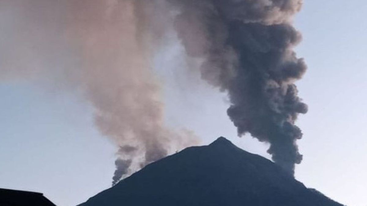 クパンの4つの村の1,172人の住民がレウォトビ山の噴火のために避難しました