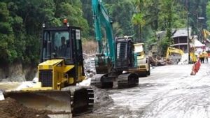 Jalur Lembah Anai Diuji Coba Terbatas Kendaraan Roda Dua-Roda Empat Pascabencana
