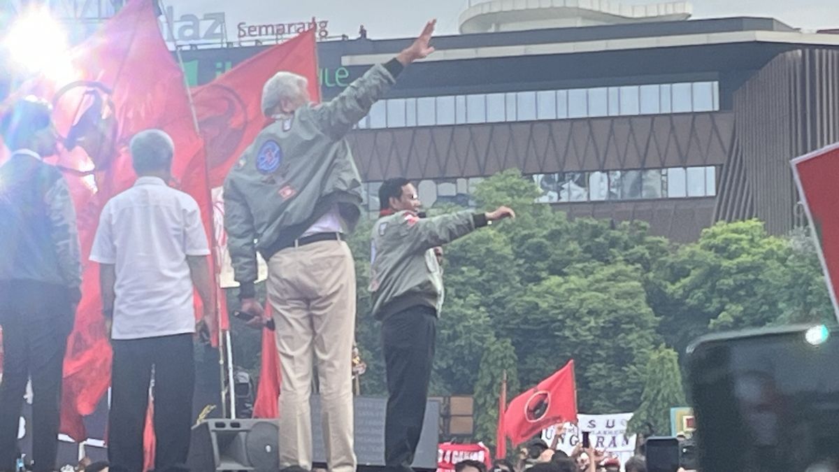 Starting Oration At The Semarang People's Celebration, Ganjar Invites Supporters To Pray For The Semar Actor Who Dies In Solo