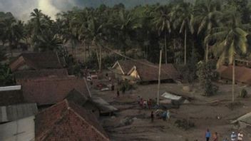 Gusdurian Jatim Buka Penggalangan Dana untuk RIngankan Warga Korban Letusan Gunung Semeru