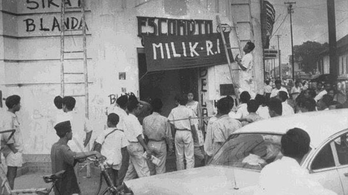 57年12月2日、今日の歴史におけるインドネシア全土のオランダ企業労働モゴックの行動