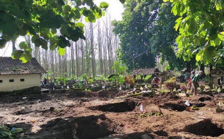 Ratusan Makam di Blitar Dibongkar untuk Jalan Layang