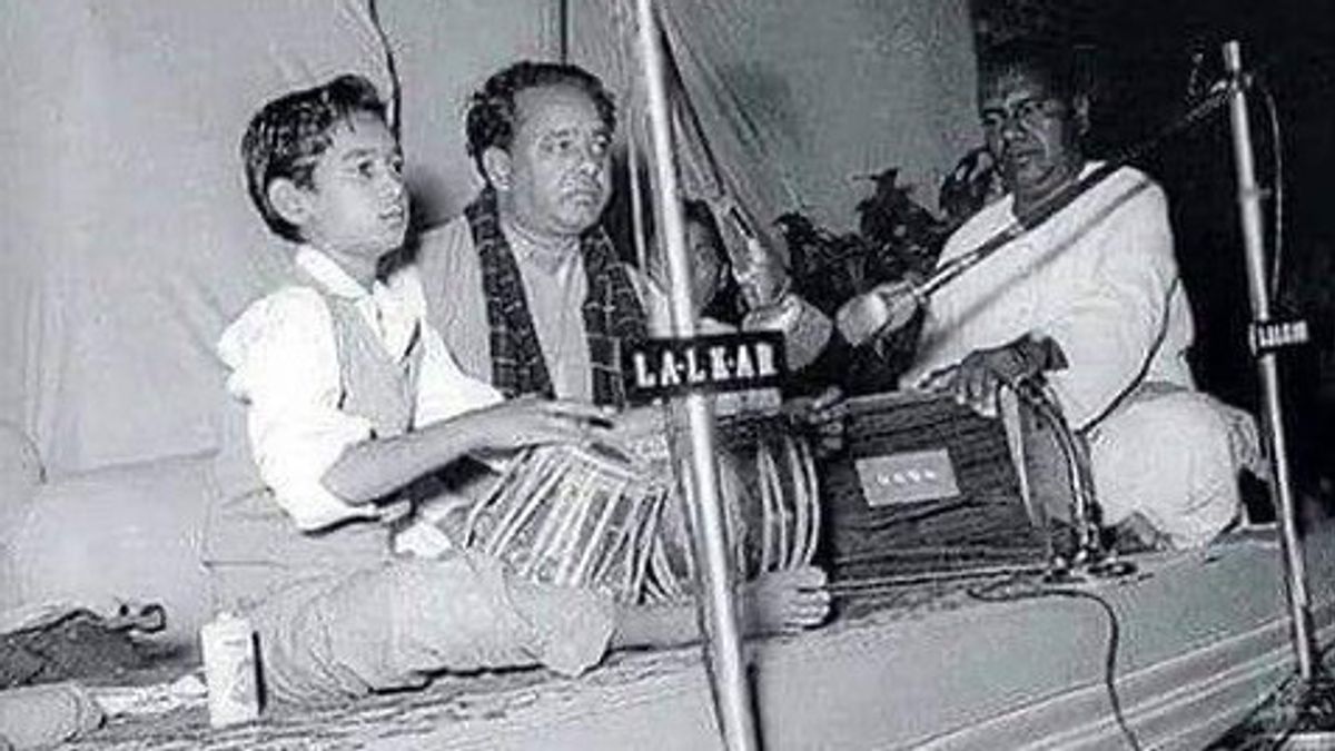 Profile Of Zakir Hussain, Indian Tabla Maestro Known As The Dancing Fingers