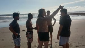 7 WNA Terseret Arus di Pantai Pererenan Bali, Satu Bule Inggris Meninggal