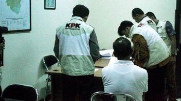 13人のポンロゴ地方政府職員がKPKによって調査され、スギリ・サンココ摂政の汚職の赤い糸が解け始めている