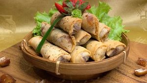 Resep Lumpia Kurma Keju, Jangan Takut Minyak Goreng Mahal!