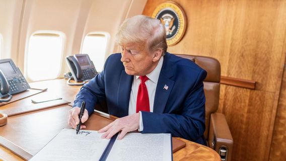 Cara Jurnalis AS Kompak Melawan Deklarasi Kemenangan Prematur Trump