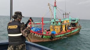 Tertangkap Curi Ikan di Selat Malaka, Kapal Malaysia Diangkut ke Batam