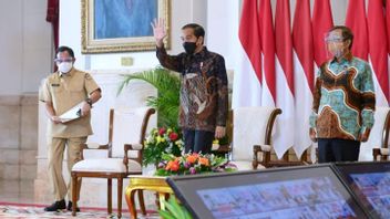 Jokowi Demande à Tous Les Chefs Régionaux De Soutenir L'investissement Et De Mettre En œuvre La Loi Sur La Création D'emplois